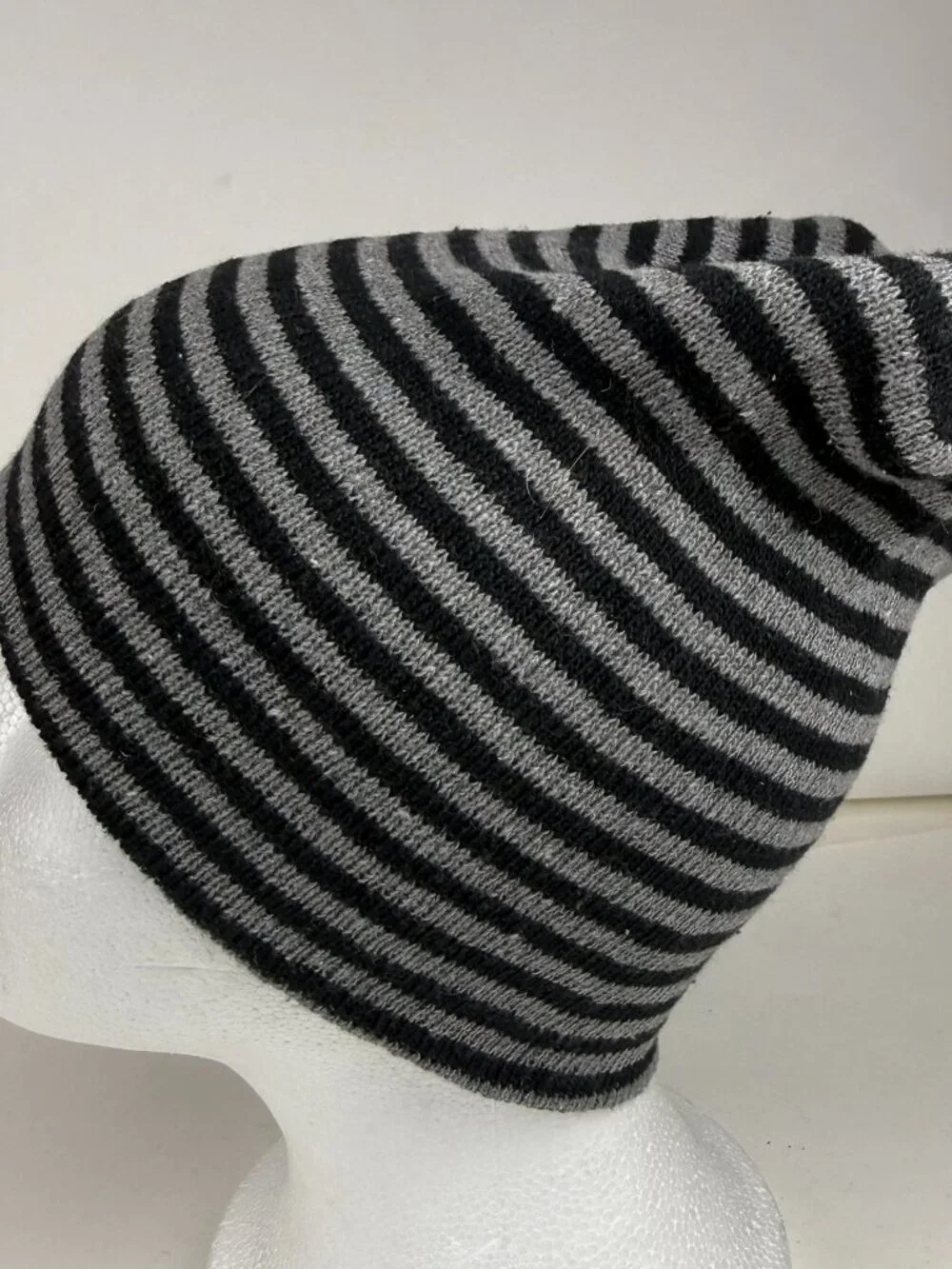 Black Grey Striped Slouchy Beanie Knit Hat Winter Unisex OSFM RN 121229
